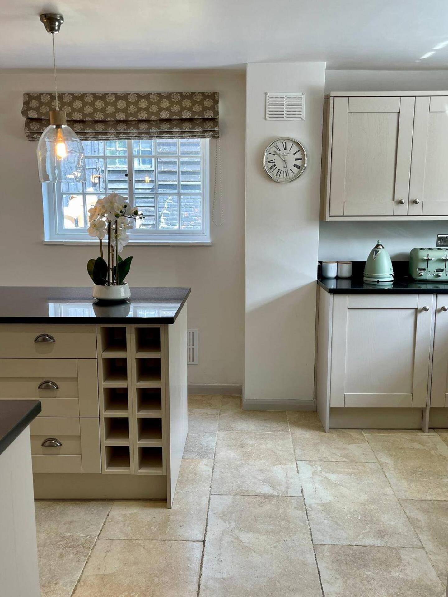 Elegant Oak Beamed House In Pretty Village - Cambridge Homehost Buckden  Bagian luar foto