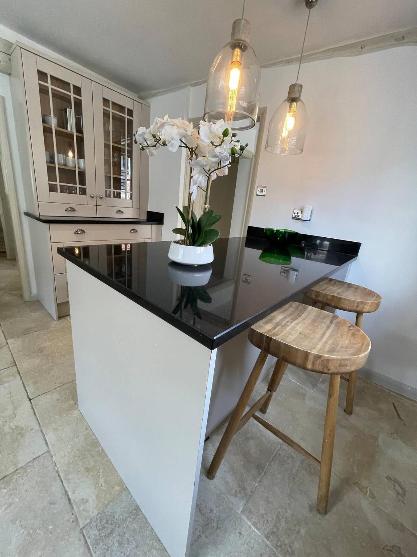 Elegant Oak Beamed House In Pretty Village - Cambridge Homehost Buckden  Bagian luar foto