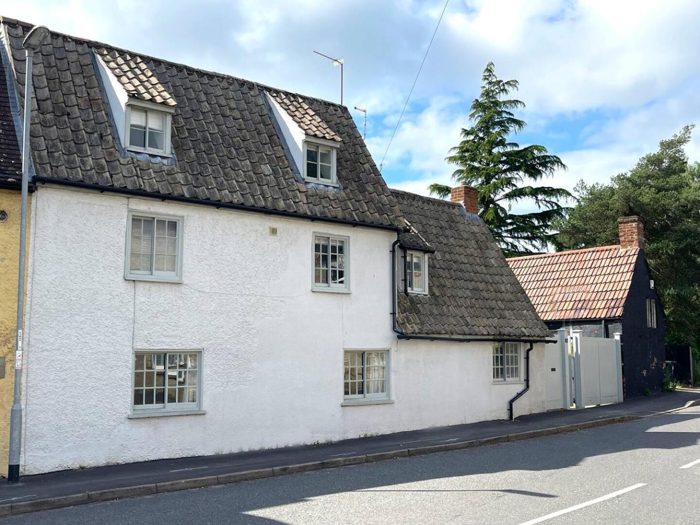 Elegant Oak Beamed House In Pretty Village - Cambridge Homehost Buckden  Bagian luar foto