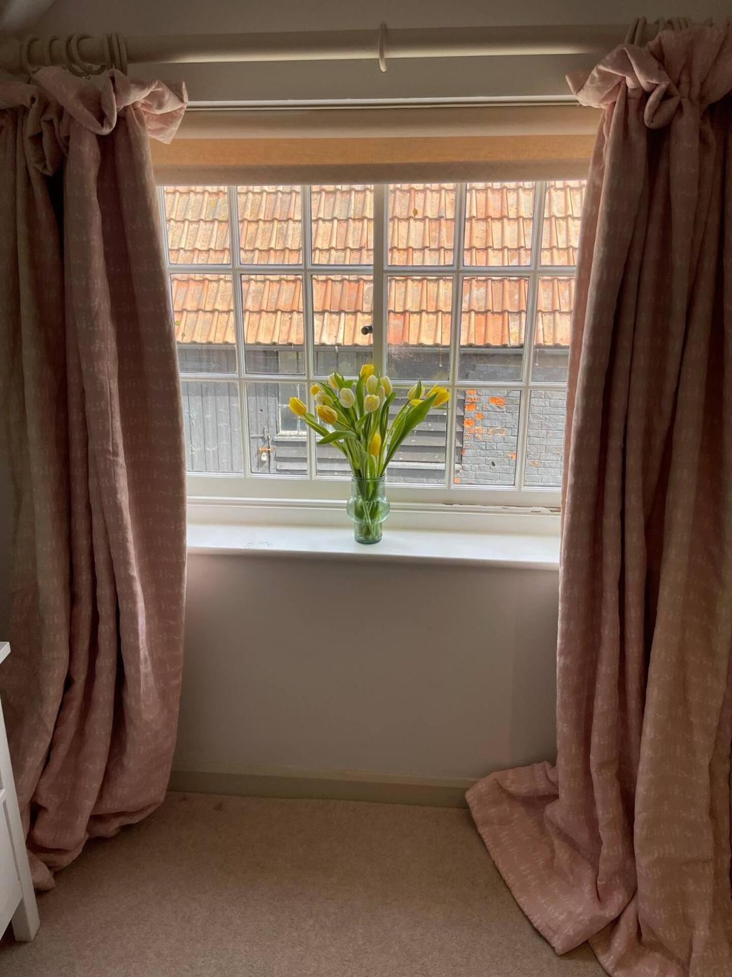 Elegant Oak Beamed House In Pretty Village - Cambridge Homehost Buckden  Bagian luar foto