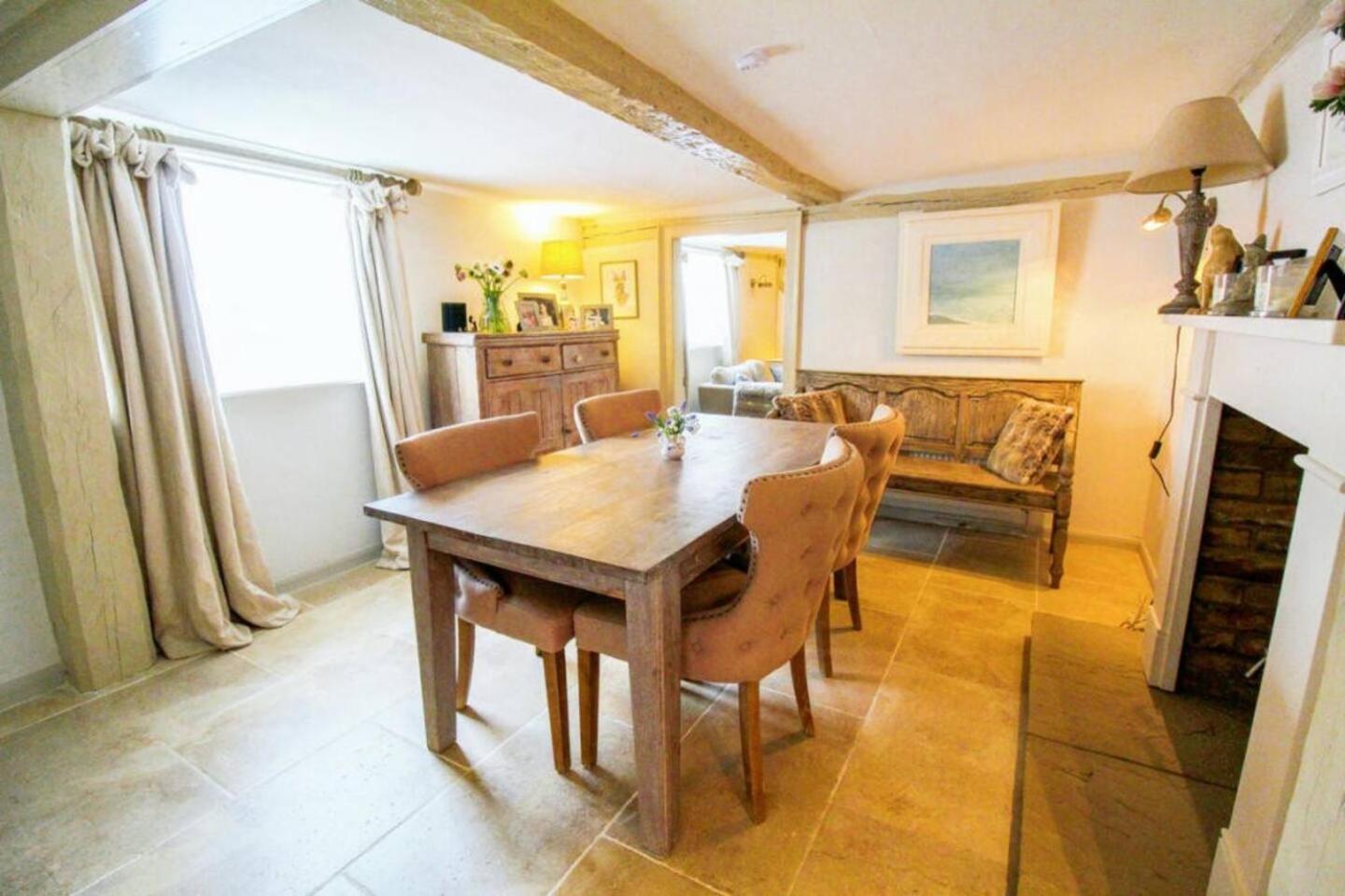 Elegant Oak Beamed House In Pretty Village - Cambridge Homehost Buckden  Bagian luar foto