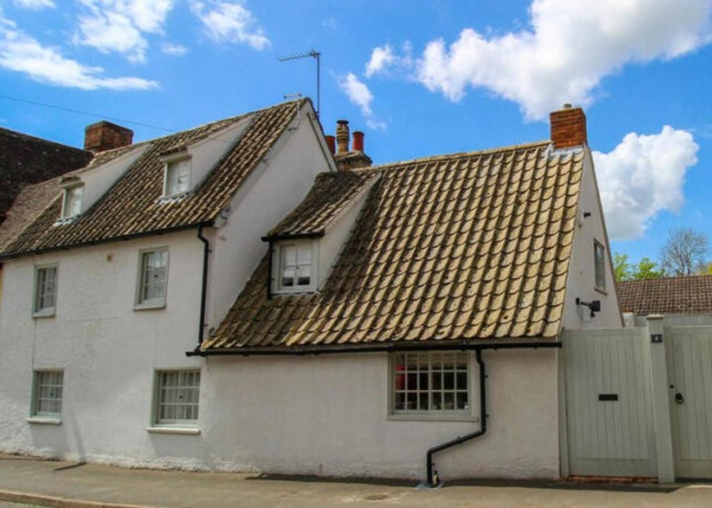 Elegant Oak Beamed House In Pretty Village - Cambridge Homehost Buckden  Bagian luar foto