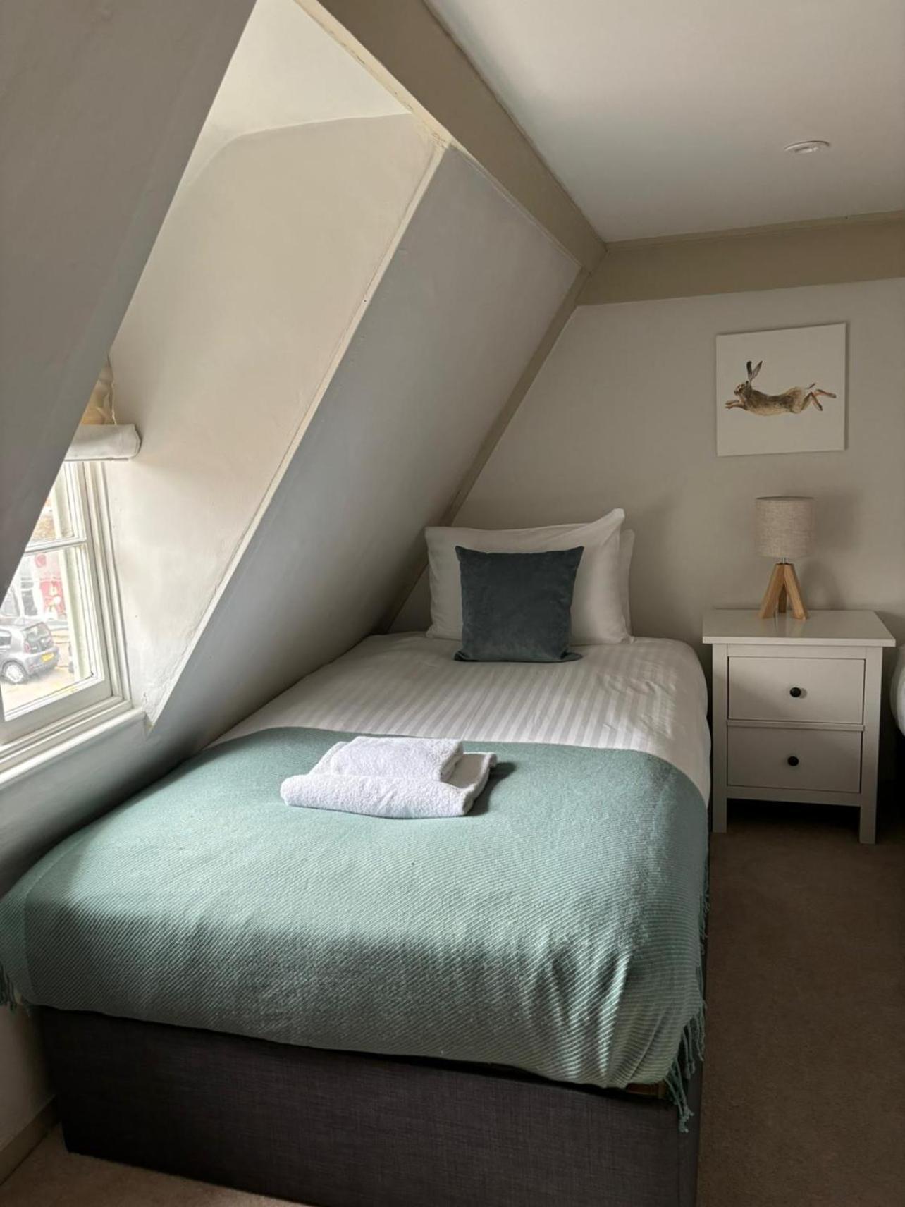 Elegant Oak Beamed House In Pretty Village - Cambridge Homehost Buckden  Bagian luar foto